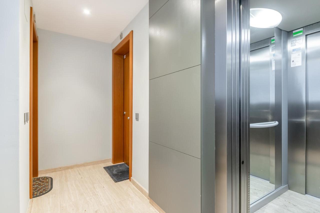 Sant Sebastia Moderno Apartamento A 100 Metros De La Playa Sitges Buitenkant foto
